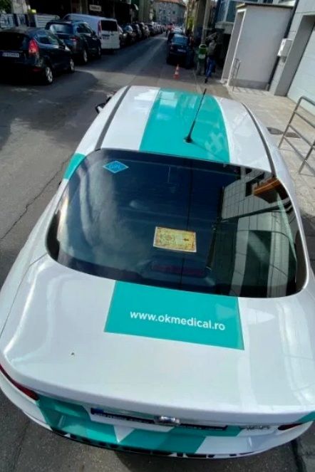 Inscriptionari si colantari profesionale masini,vitrine,bannere,fatade