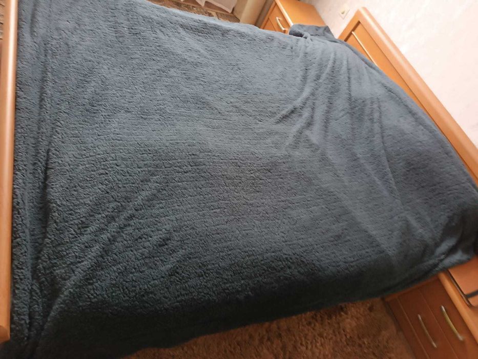 Продам новое покрывало-одеяло двустороннее 200*230