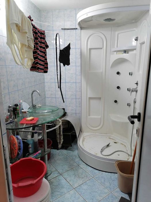 Spatiu comercial + apartament anexat