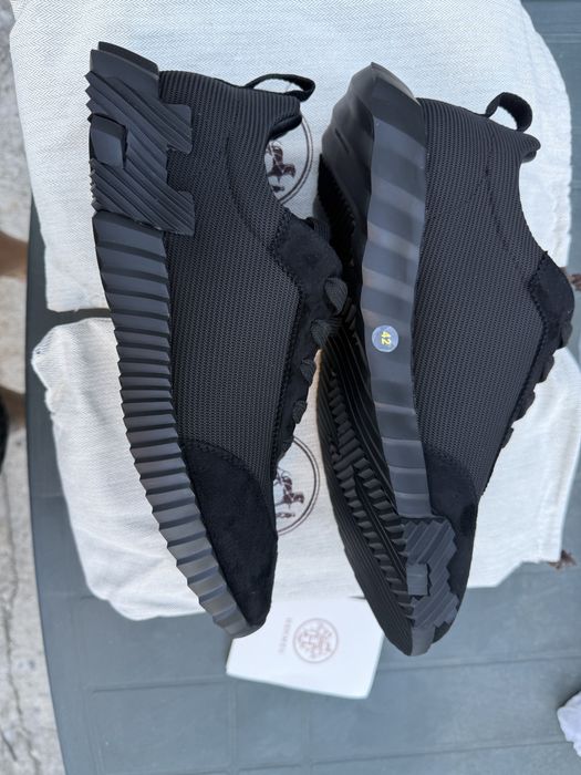 Adidasi Hermes barbati