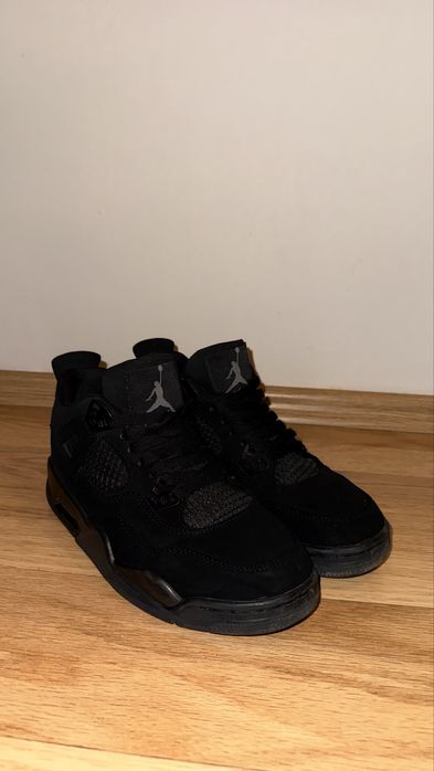 Vând adidaşi Air Jordan 4 Retro "Black Cat"