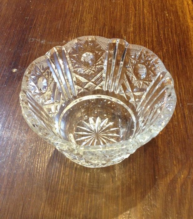Продается советская хрустальная конфетница