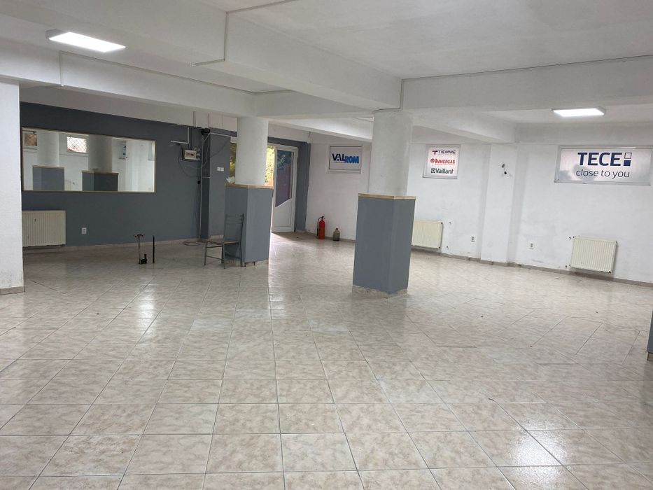 Spațiu comercial