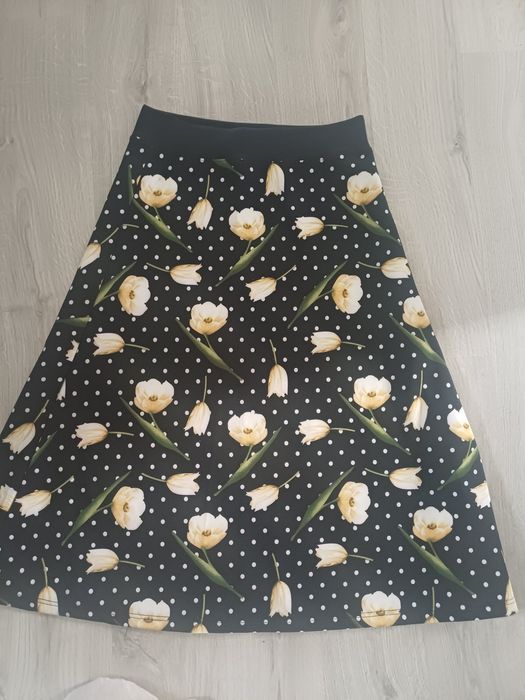 Fusta noua croi evazat mărime L