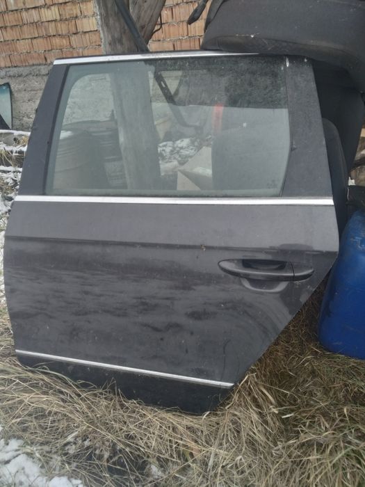 Ușa spate stanga vw passat B6