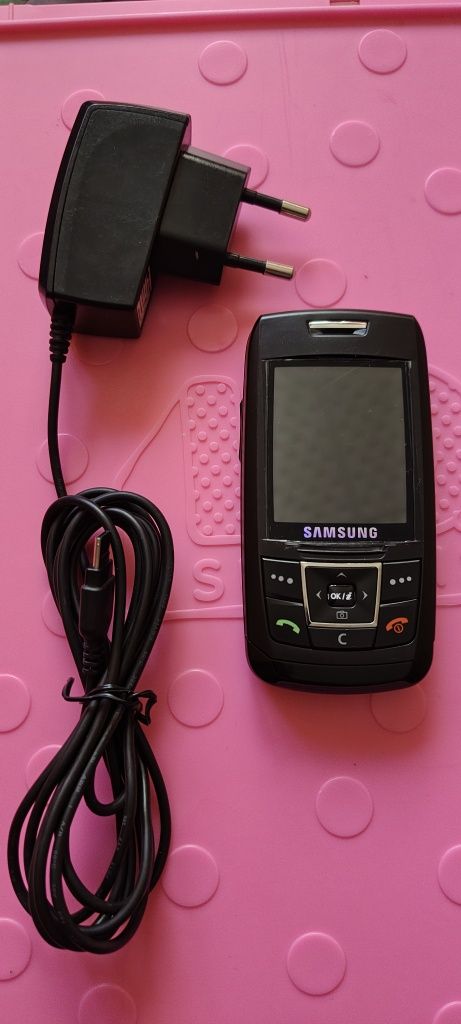 Telefoane seniori libere în retea