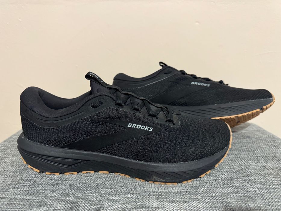 Brooks Revel 7 Black.