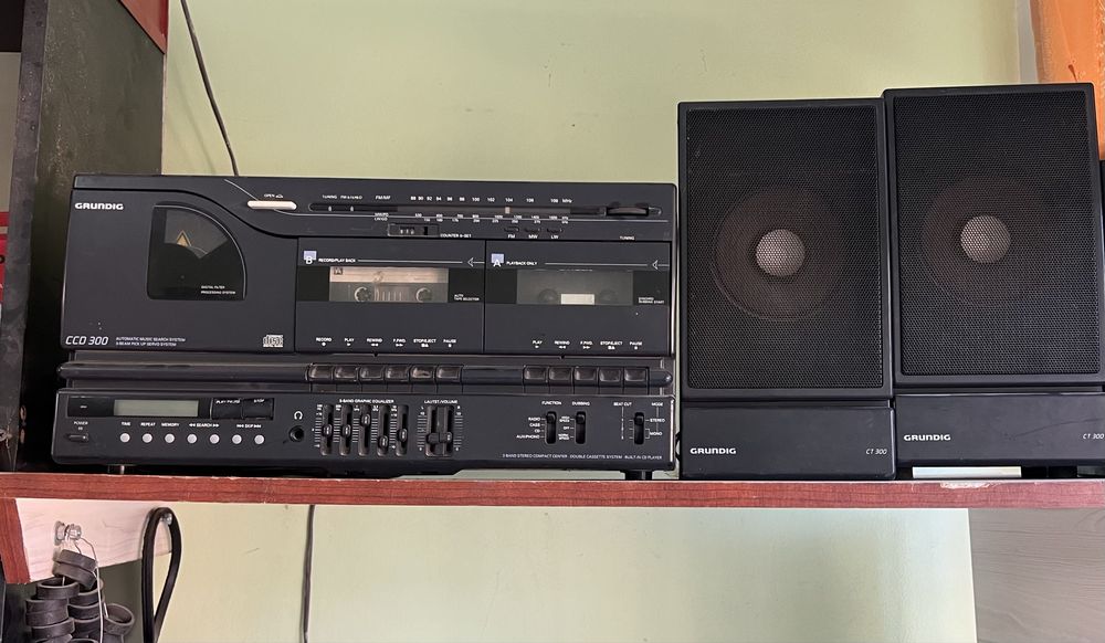 Магнитафон с двумя колонками