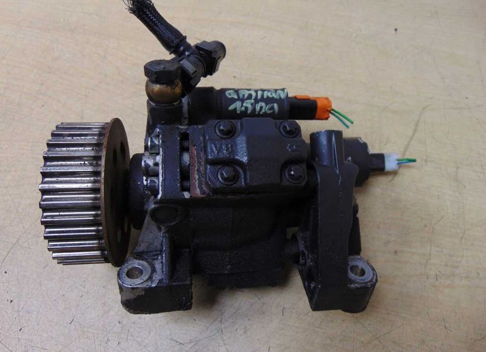 Pompa injectie Renault Clio 3  1.5 DCI cod  8200821184