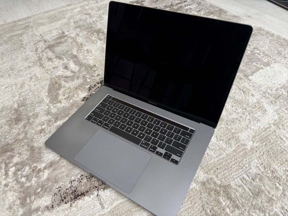 Apple Macbook Pro 16 inch, Intel I9 9th gen,16Gb RAM, 1TB NVMe.