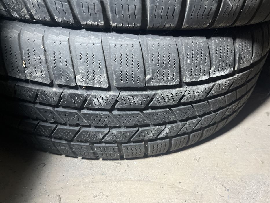 4 бр. зимни гуми 235/60/17 Continental 4-4,5 mm DOT 4309