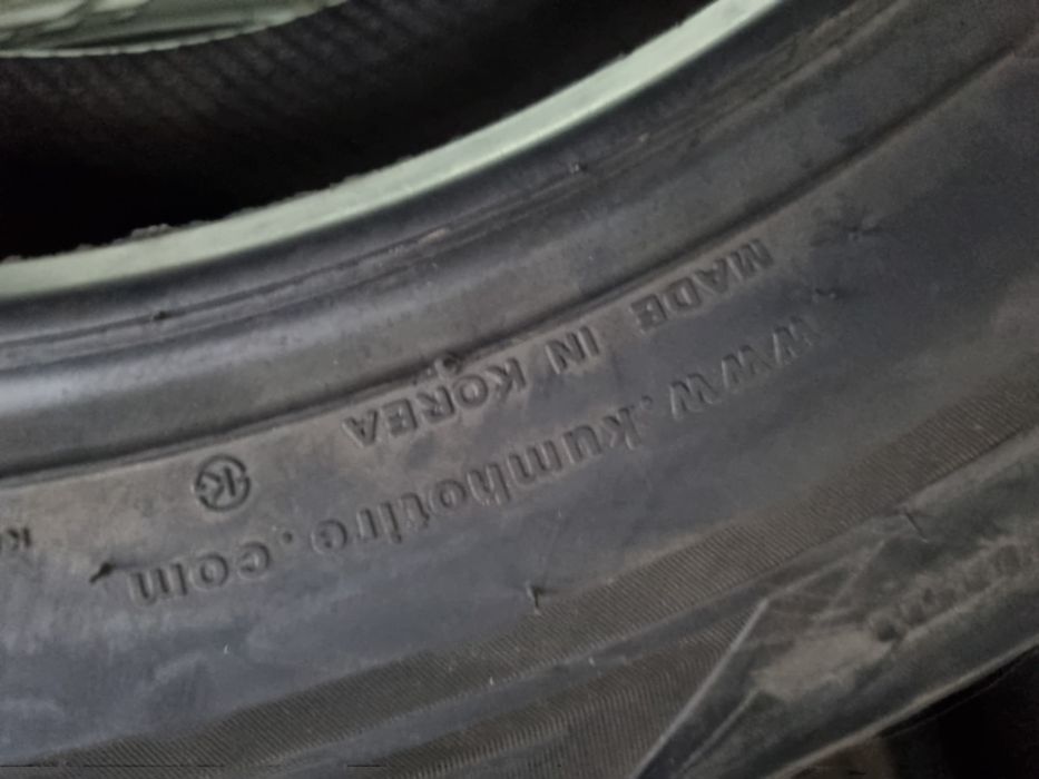 2 anvelope vara noi 235 70 17 Kumho