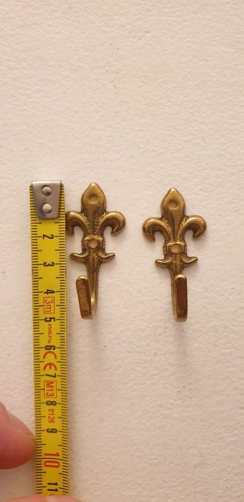 Set perechi vintage colectie cuiere Anglia bronz masiv 1950 - 1970