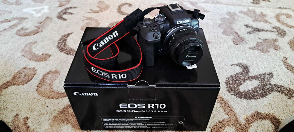 Canon EOS R10 -отлично състояние