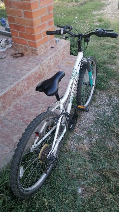 Bicicletă aproape ca noua
