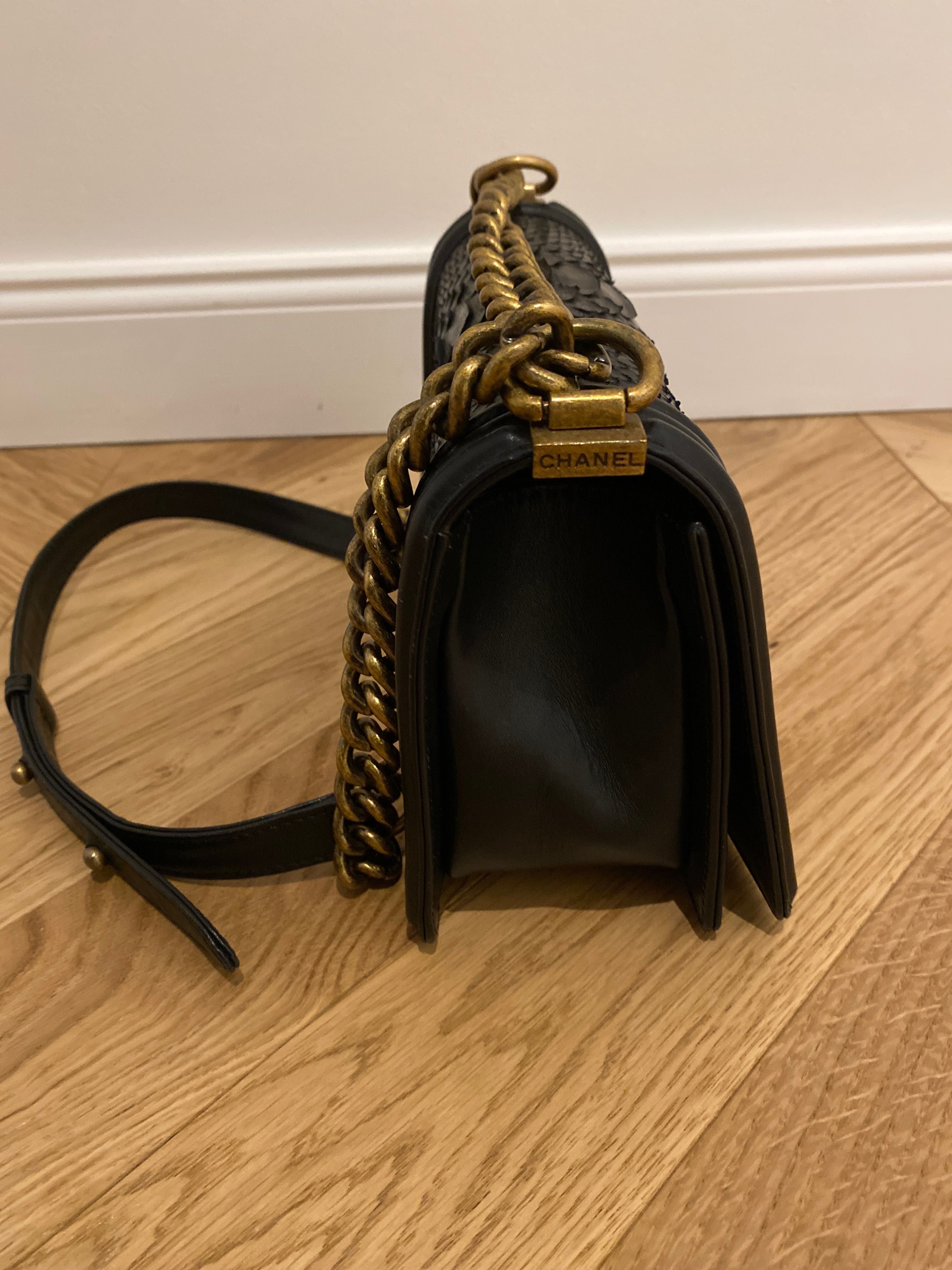 Чанта на марката Chanel