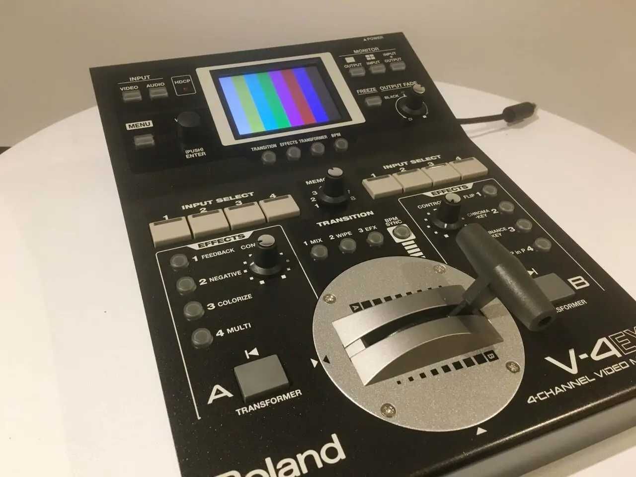 Видео миксер Roland  V-4EX 4-Channel Digital Video Mixer with Effects