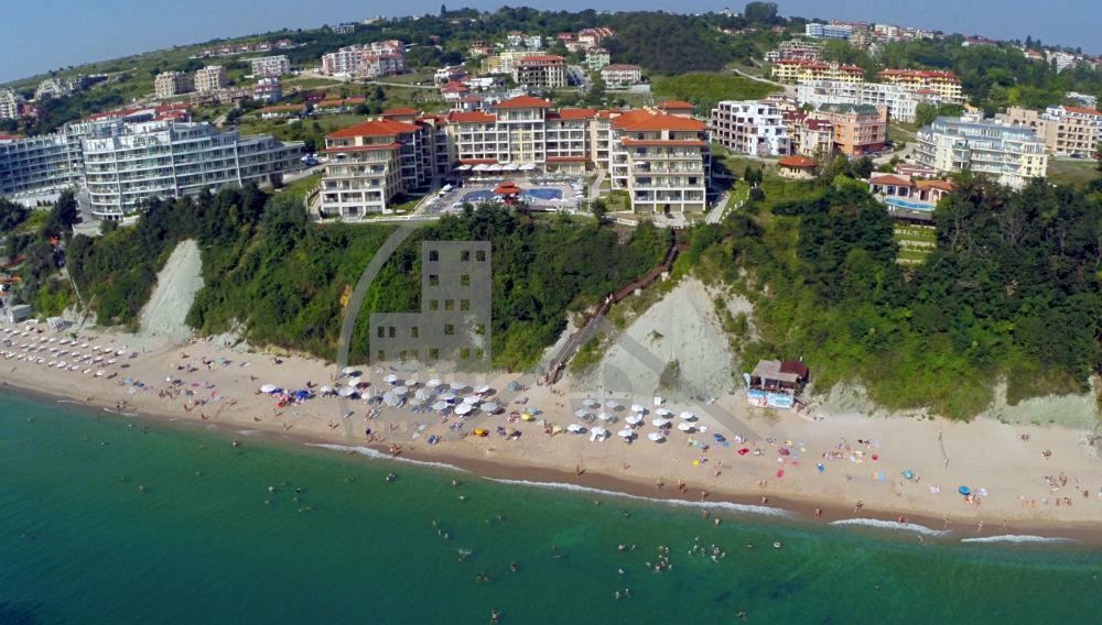 Продава се Парцел в Бяла - 676 кв.м за 79 €/кв.м - Снимка #2