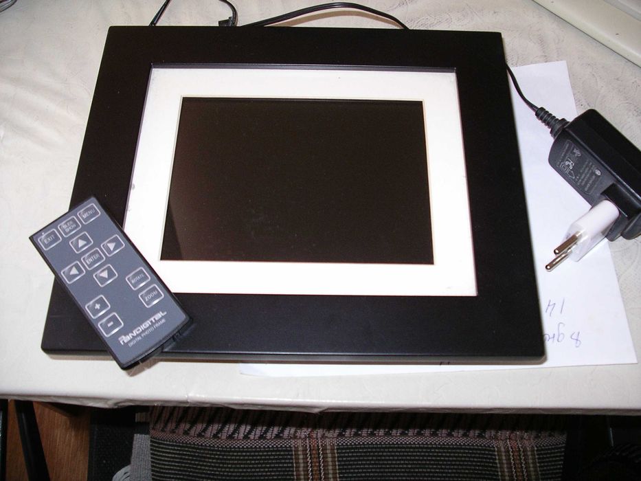Цифровая рамка для просмотра фотографий и не только