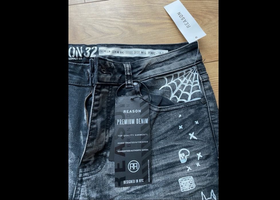 Blugi Reason noi cu eticheta