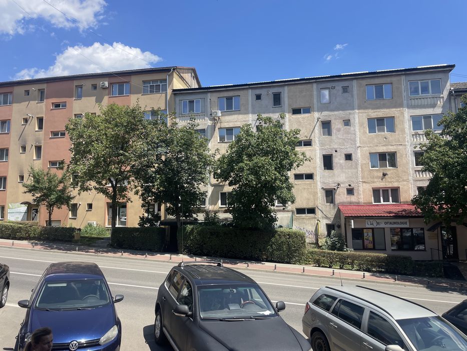 Vand Spatiu Comercial zona Spital