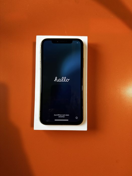 iPhone 11 64GB gold/златен