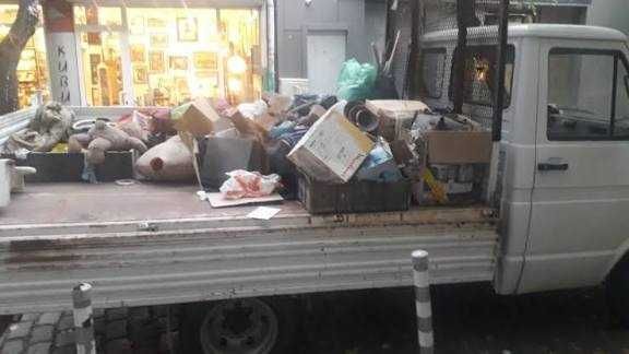 Извозване на стари мебели и отпадаци къртене чистене и извозване