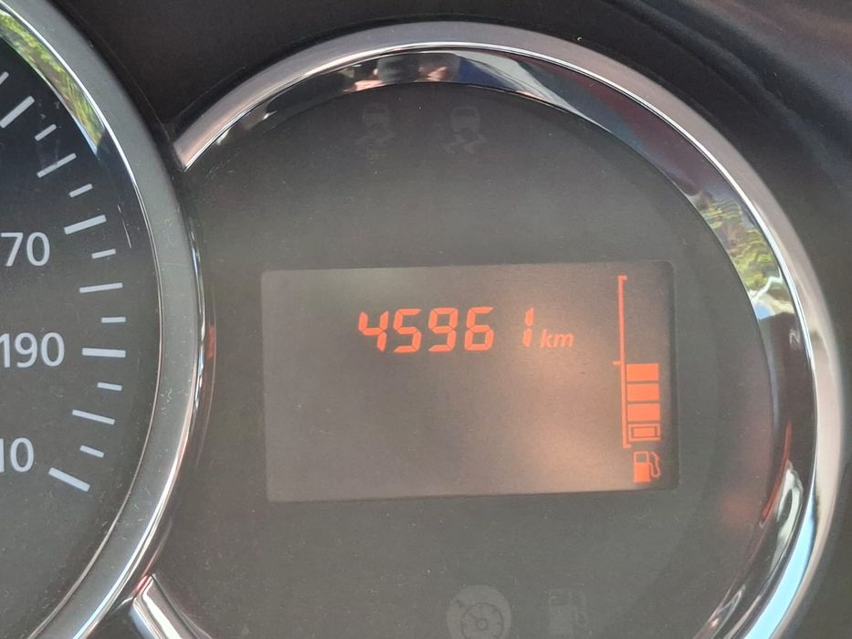 Dacia Duster gri / 46 000 km