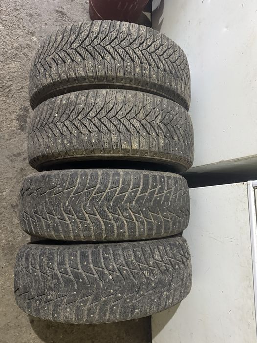 Продам шины 215/60 R16