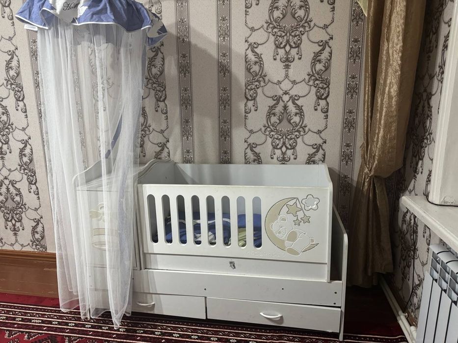 Детская кроватка