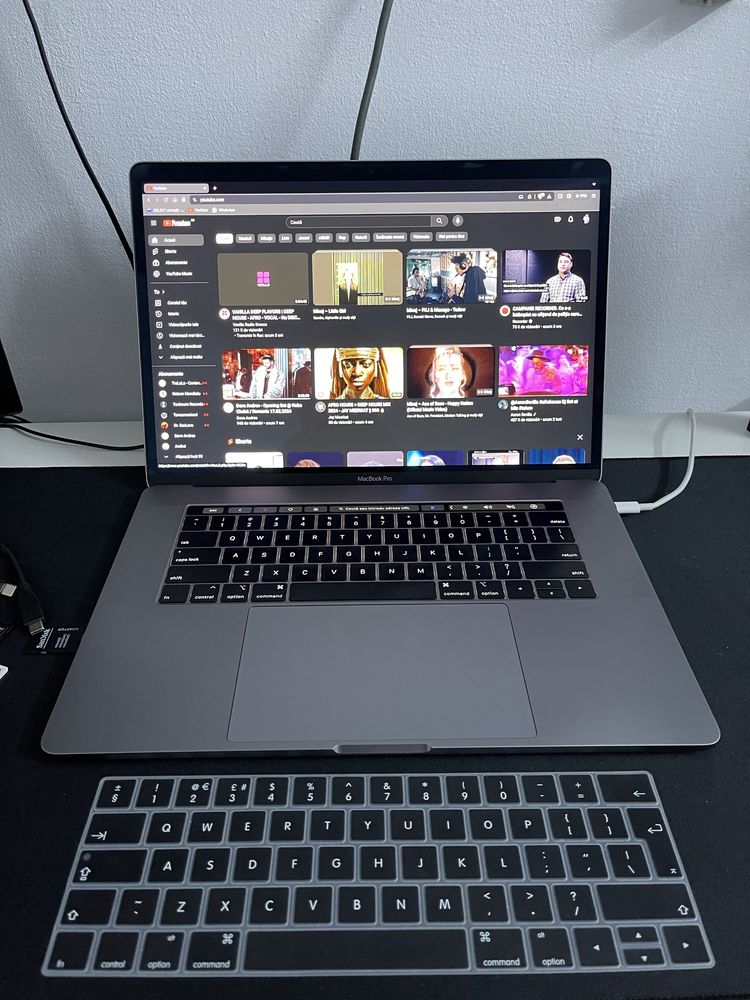 MacBook Pro 2018 15” i9 32gb RAM