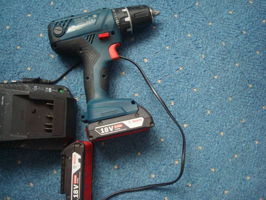 Bormasina autofiletanta  profesional  Bosch GSR-18V-21 Li-Ion completa