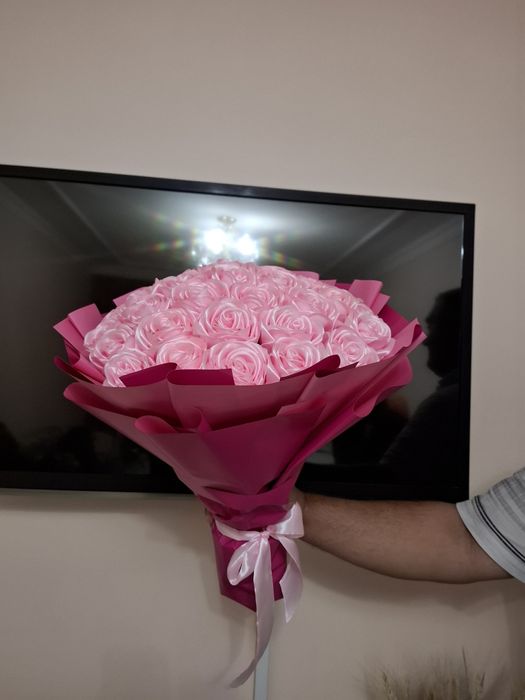 Букет из атласных лент.