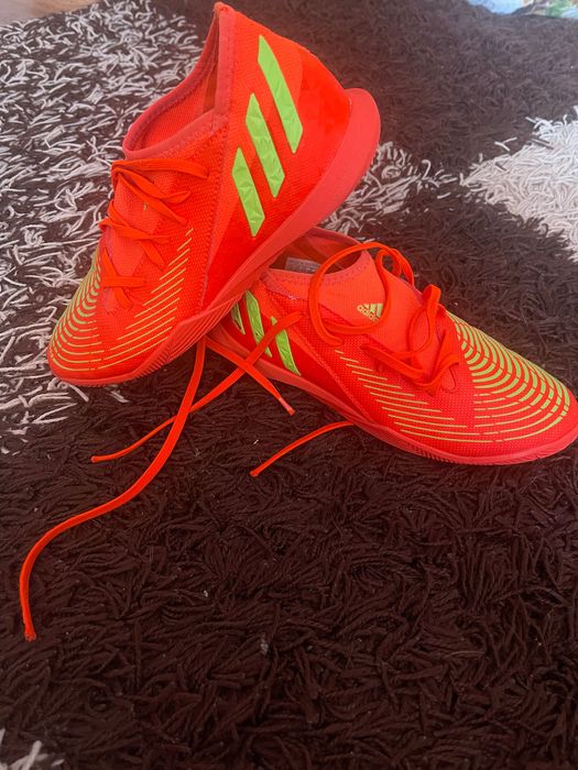 Ghete fotbal Adidas predator de sintetic
