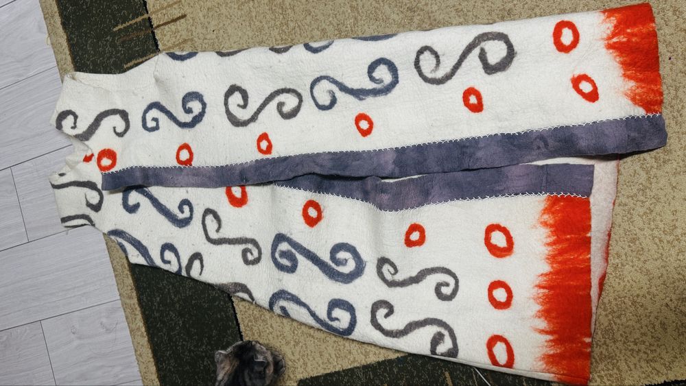 Этно жилетка из войлока