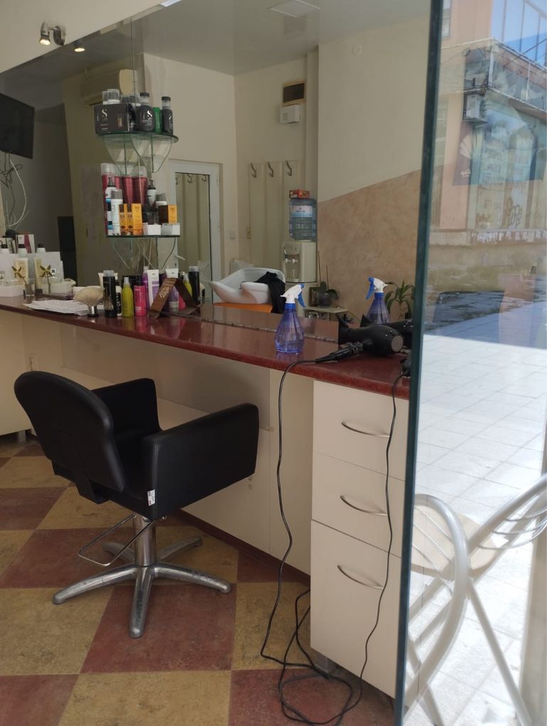 Дава се под наем Магазин в Пловдив, Коматевски възел - 15 кв.м за 204 € - Снимка #2