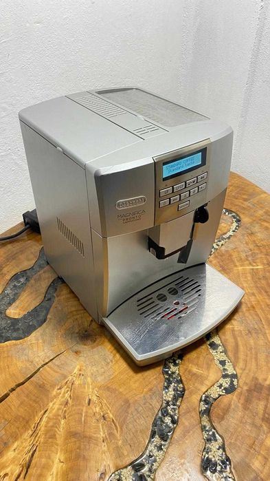 expresor / espressor delonghi magnifica