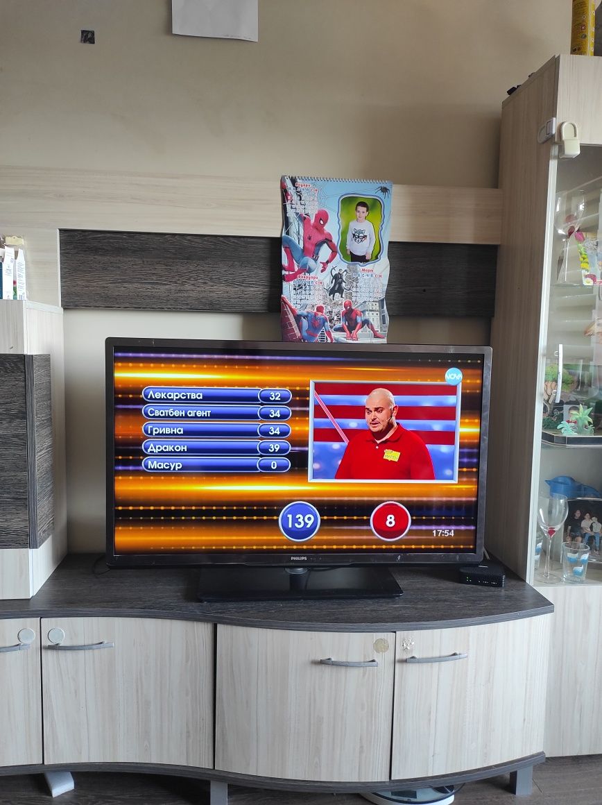 Лед Телевизор PHILIPS 40 инча