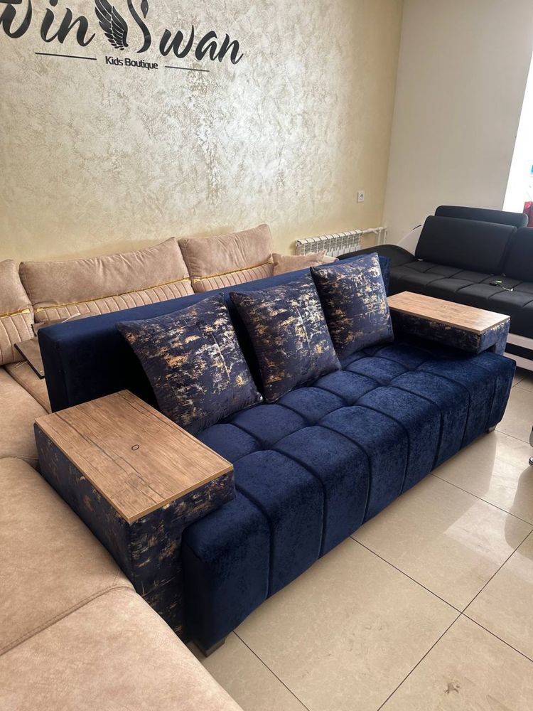 Раскладной Диван-Кровать Качественный Фабричный диван с гарантией.