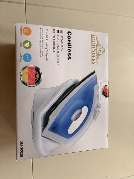 Fier de calcat fara fir Lichtenberg DM-2003B