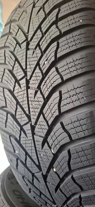 4бр. 215/65/16 Kumho 7.5mm грайфер, дот 22г. Безплатен монтаж