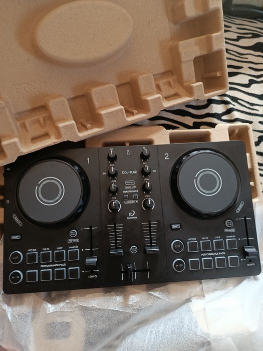 Продам пульт DDJ-FLX2
