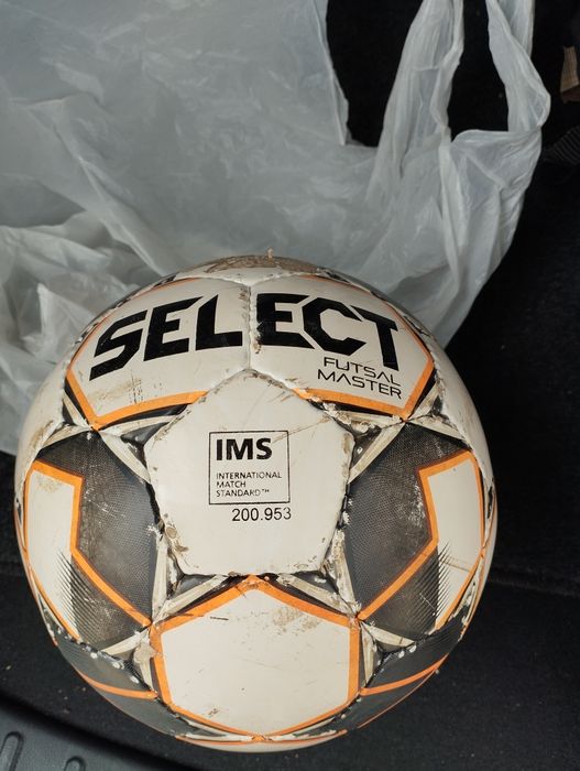 Продам футзальный мяч