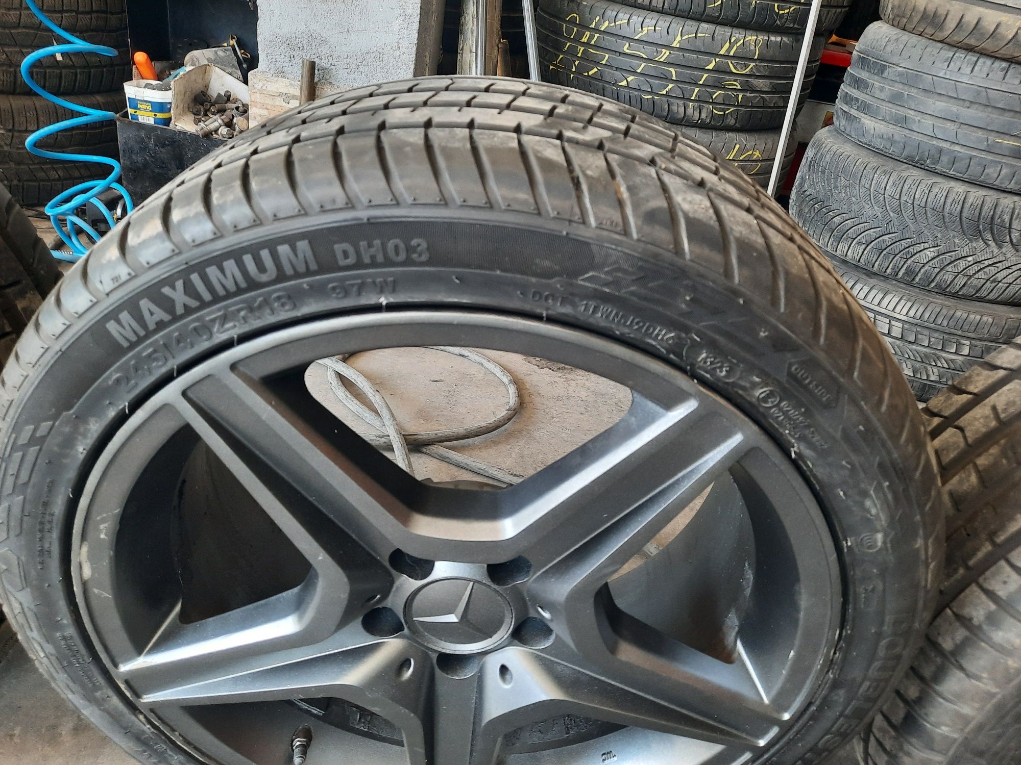 18ц . Mercedes Benz