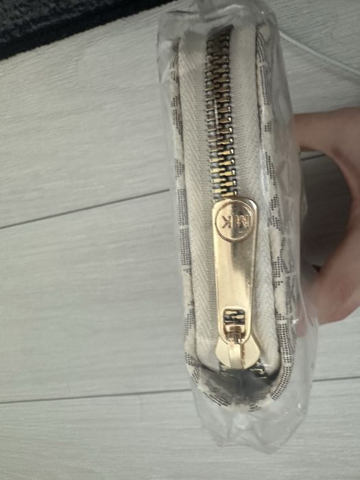 Премиум дамско портмоне на Michael Kors