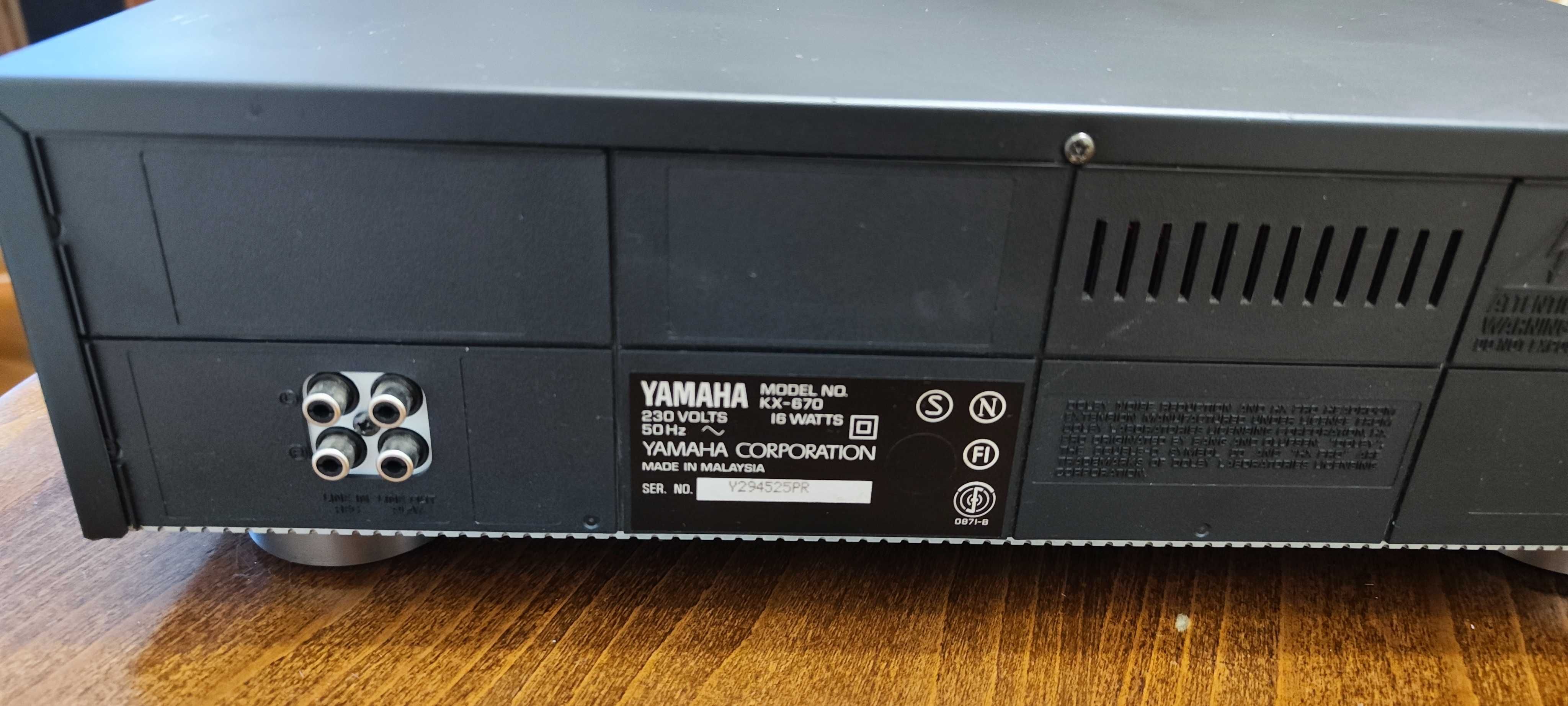 Yamaha KX 670, 3 глави, двойно лентоводене, Черен