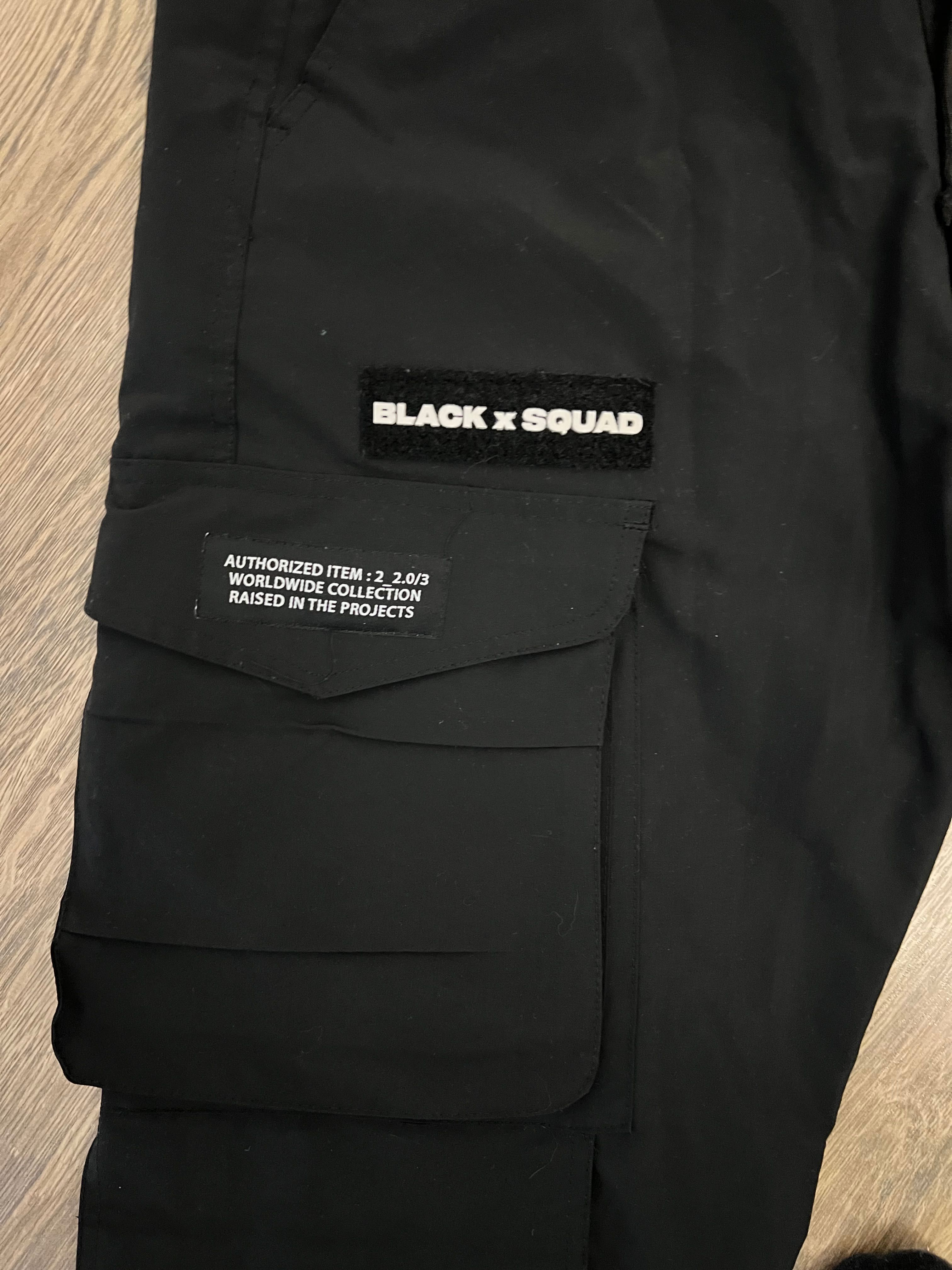 Продавам два страхотни панталона BLACK SQUAD