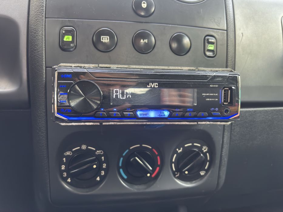 Аудио плеър за кола JVC KD-X151