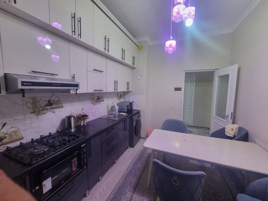 Mirobod Oybek metrosi yaqinida 1 xonali sherglikka kvartira bor