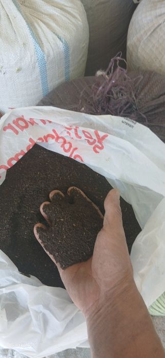 Продается биогомус для цветов и растений парников